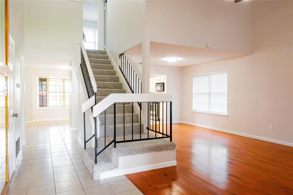 Oak Hollow Grand Prairie - Residential