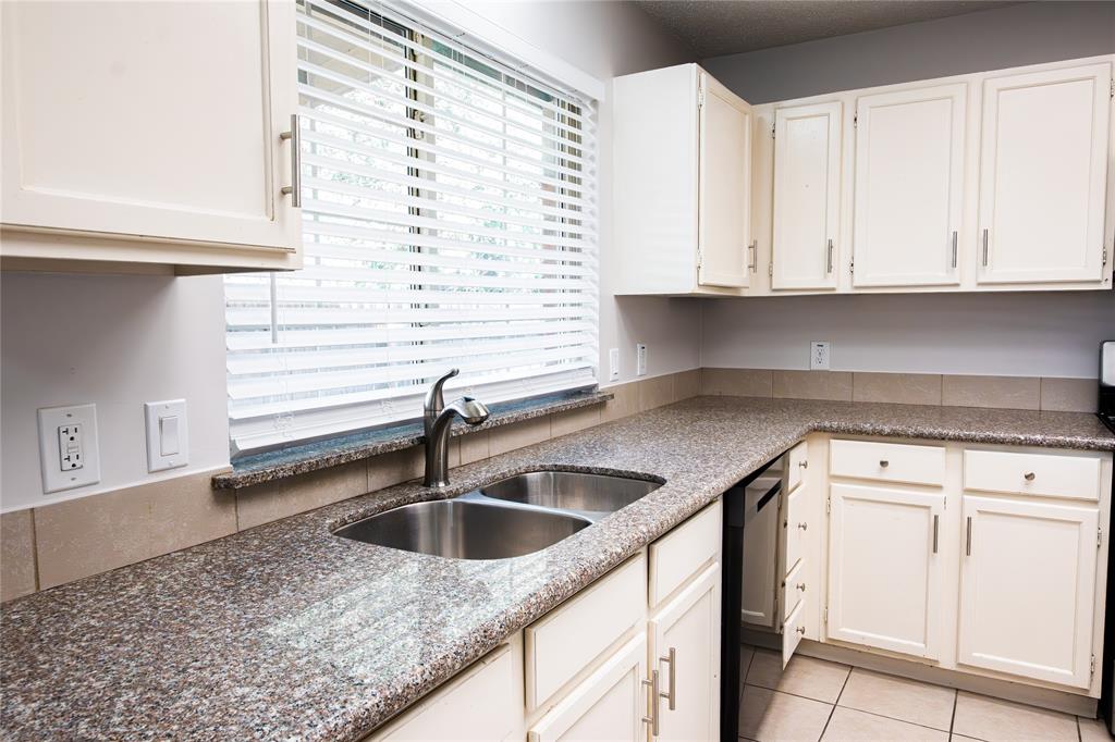Oak Hollow Grand Prairie - Residential