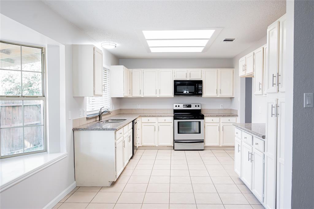 Oak Hollow Grand Prairie - Residential