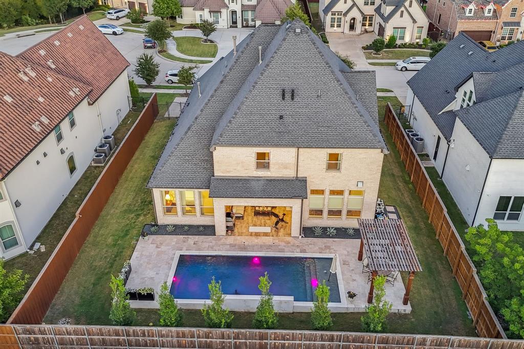 916 Glen Lake Drive
