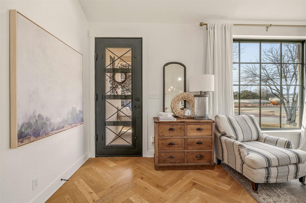 321 S Columbia Street