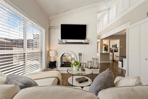 5916 Sandhurst Lane 225 Dallas TX 75206