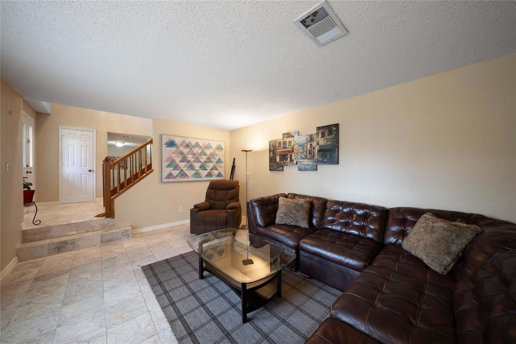 1109 Holly Drive