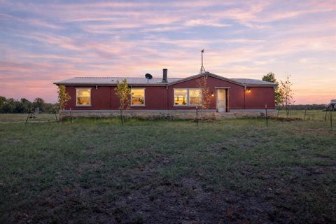 Photo of 4000 Fm 272, Celeste, TX 75423 (MLS # 21202566)