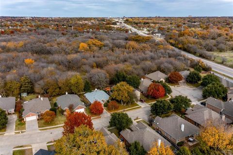 A home in Benbrook