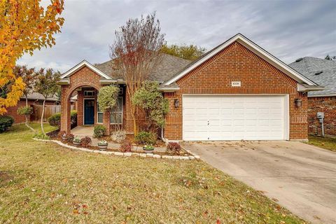 A home in Benbrook