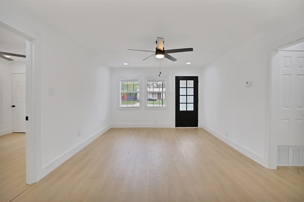 Photo of 1520 Valley View Street, Mesquite, TX 75149 (MLS # 20985131)