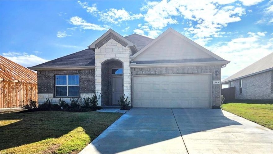 NEW and NOW SELLING!! Gorgeous New Home built by D.R. HORTON at Vista Point in Grandview!! Fabulous Starkville Floor Plan-Elevation H. Complete and Move-In Ready! Single Story open concept 4-bedroom home with spacious living, dining and large chef's kitchen with granite countertops, stainless steel Whirlpool appliances, electric range, seating island and walk-in pantry. Large primary bedroom with dual sink vanity, shower and walk-in Closet. Cultured marble topped Bath vanities, designer package including tiled entry, hallways, living, kitchen, laundry plus America's Smart Home Technology. 6-foot fenced backyard, partial gutters, landscaping package with full sod and sprinkler system. Enjoy the convenience of easy access to I-35W, allowing for a quick commute to work or weekend adventures. Community amenities will include a sparkling dog park, a scenic mobility-friendly trail, and a park with a playground.