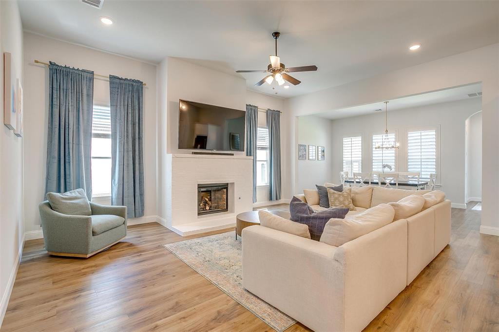 113 Observation Drive W