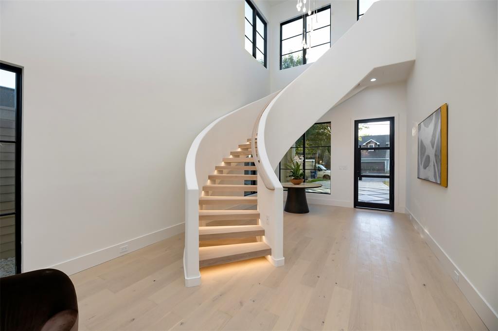 Ross Ave Annex - Residential