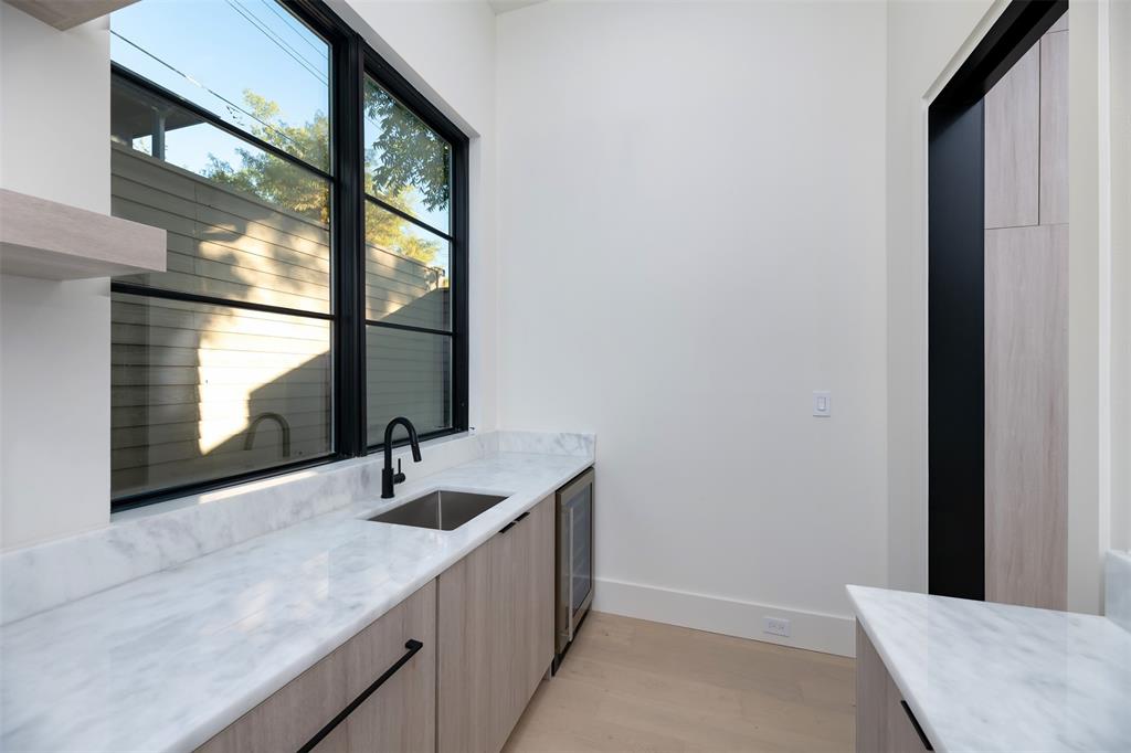 Ross Ave Annex - Residential