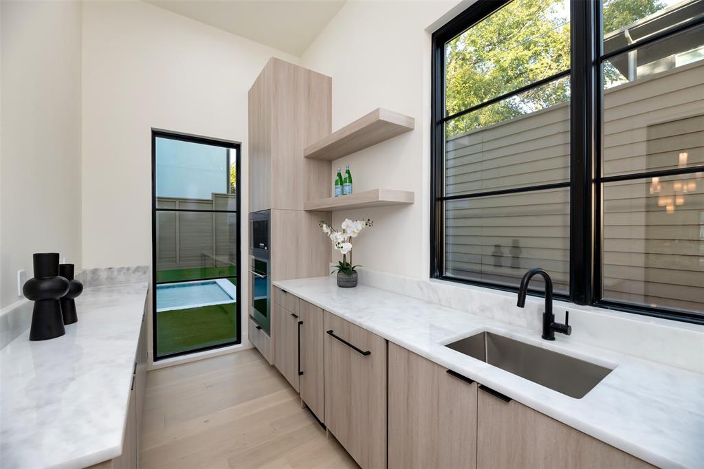 Ross Ave Annex - Residential