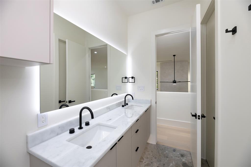 Ross Ave Annex - Residential