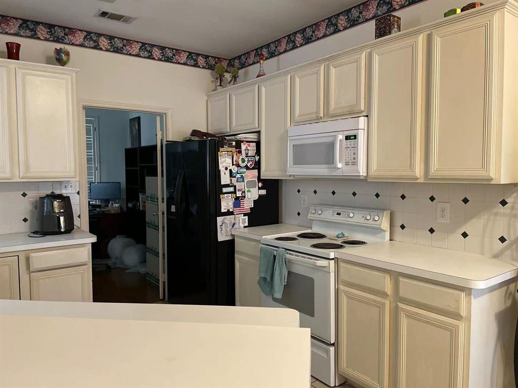 DEER CREEK AT PRESTON MEADOW - Residential Lease