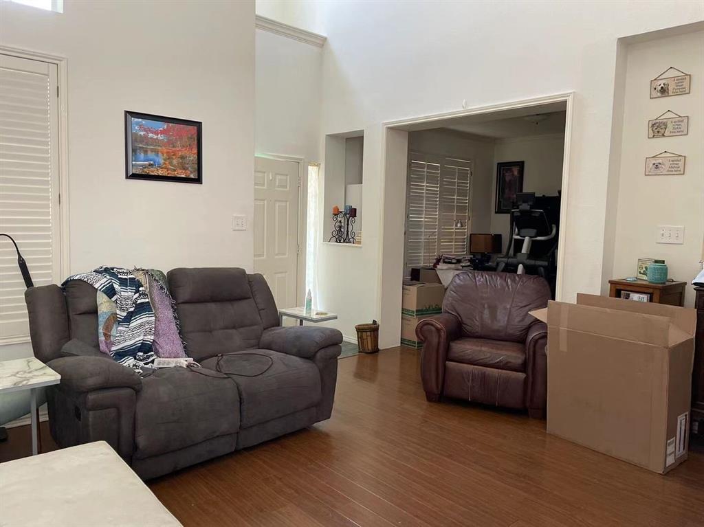 DEER CREEK AT PRESTON MEADOW - Residential Lease