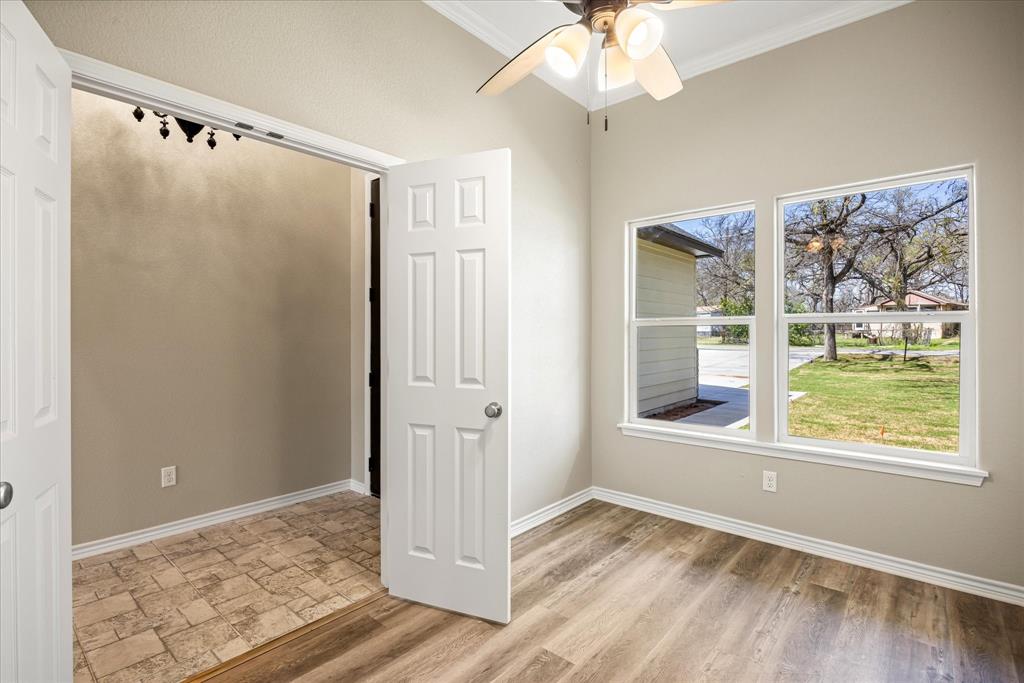 4403 N Port Ridglea Court