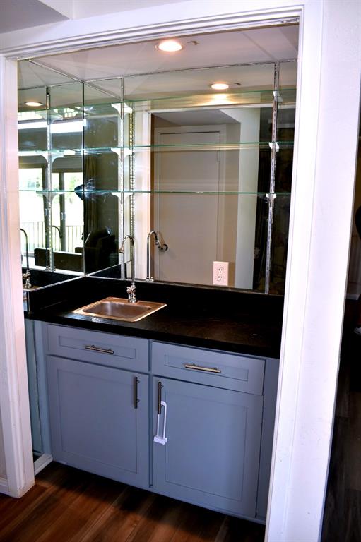 Country Place Twnhs 01 - Residential