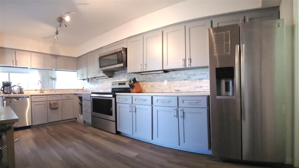 Country Place Twnhs 01 - Residential