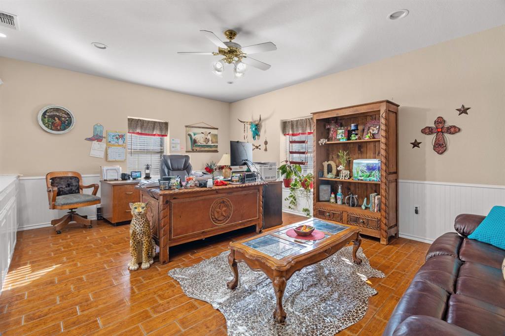 132 W Mcleroy Boulevard