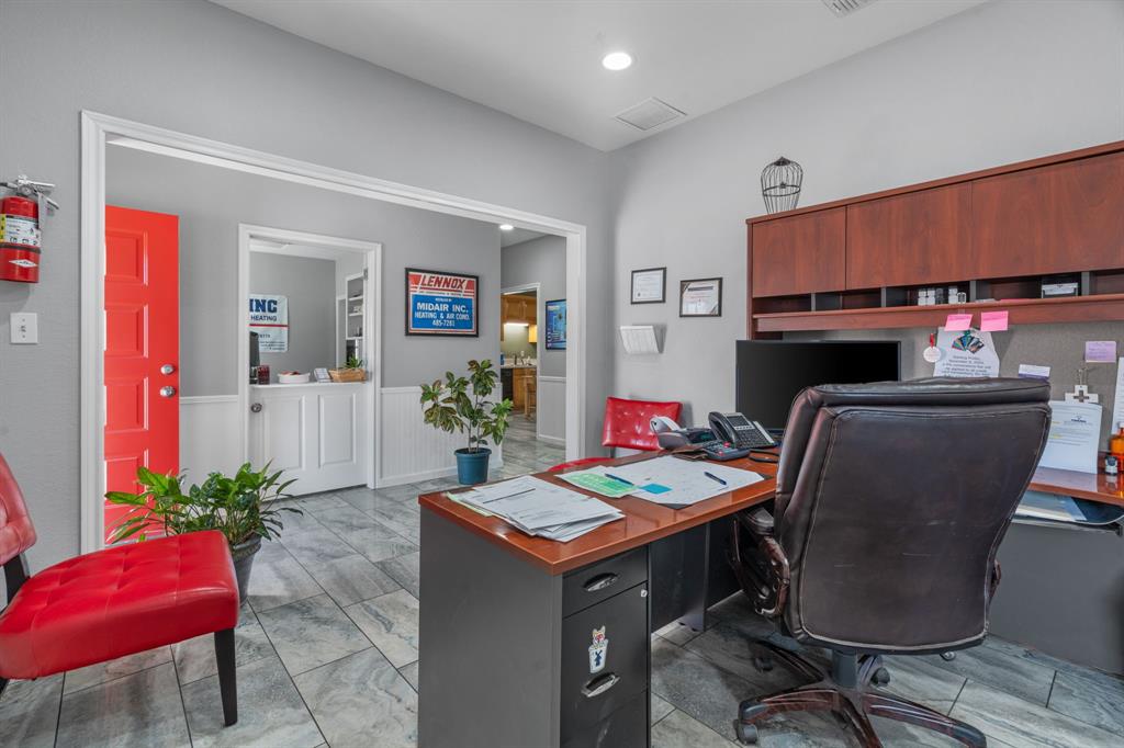 132 W Mcleroy Boulevard