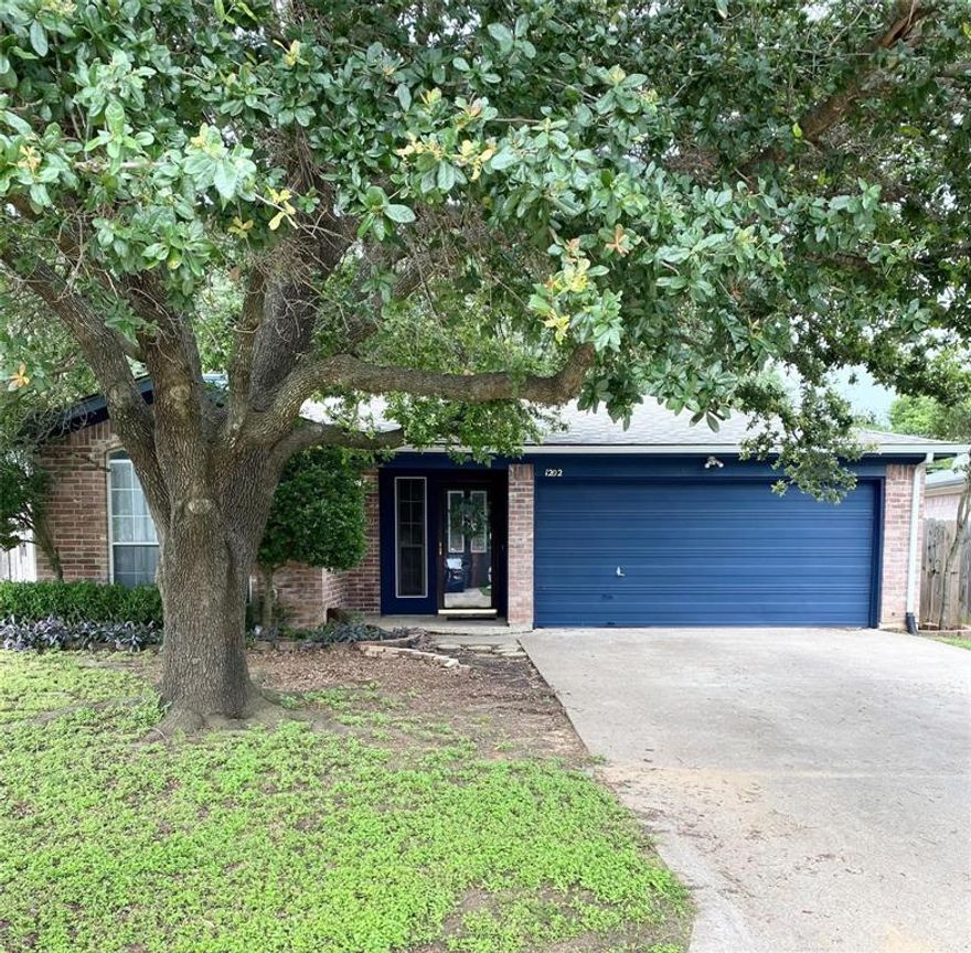 Beautiful home in Mansfield, great schools, quite neighborhood, 3 bedroom, 2 bath, fireplace, granite counter tops, wood floors throughout.  Major shopping nearby, close access to freeways for commute.