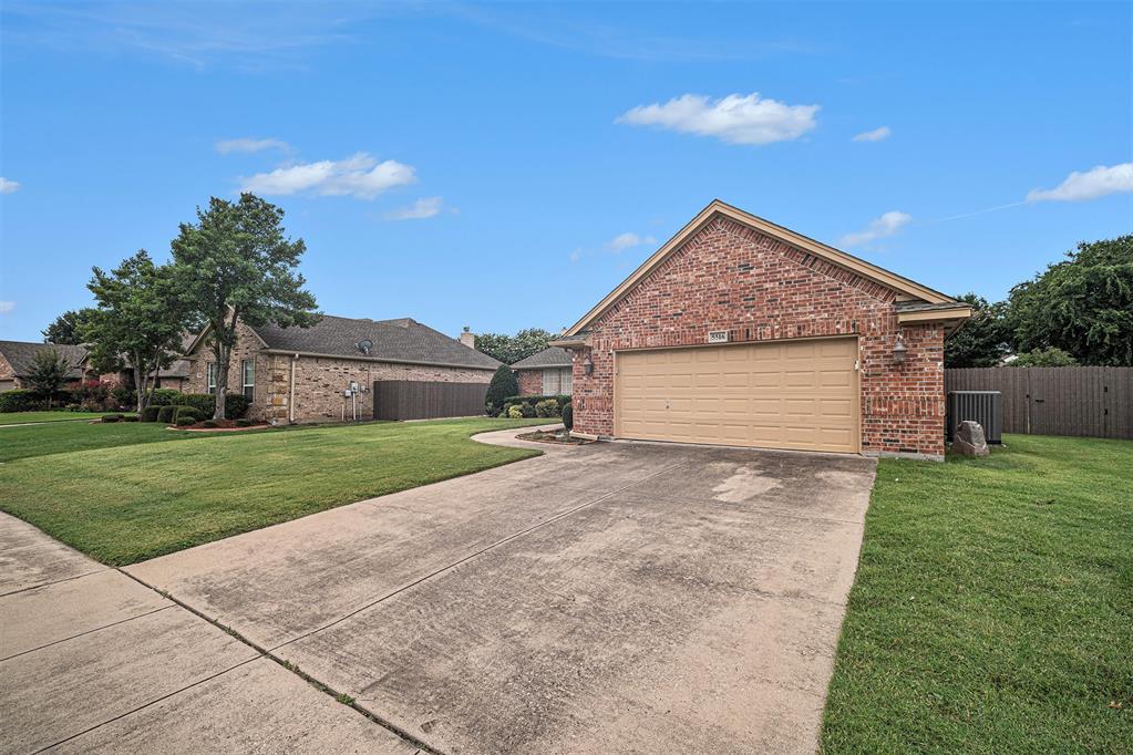 5516 La Bandera Trail