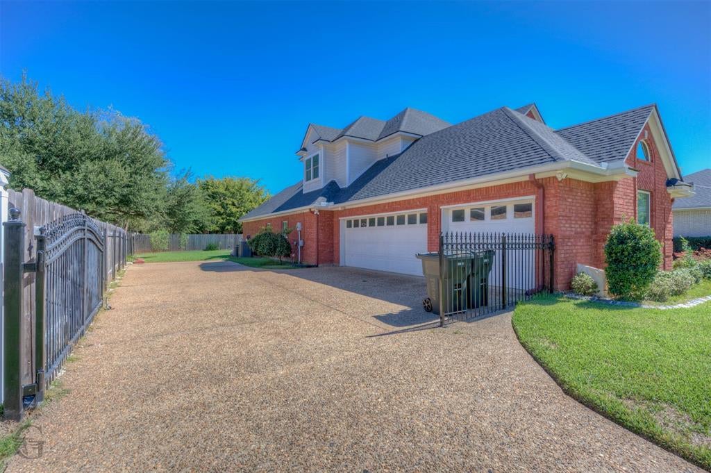 532 Parklane Drive