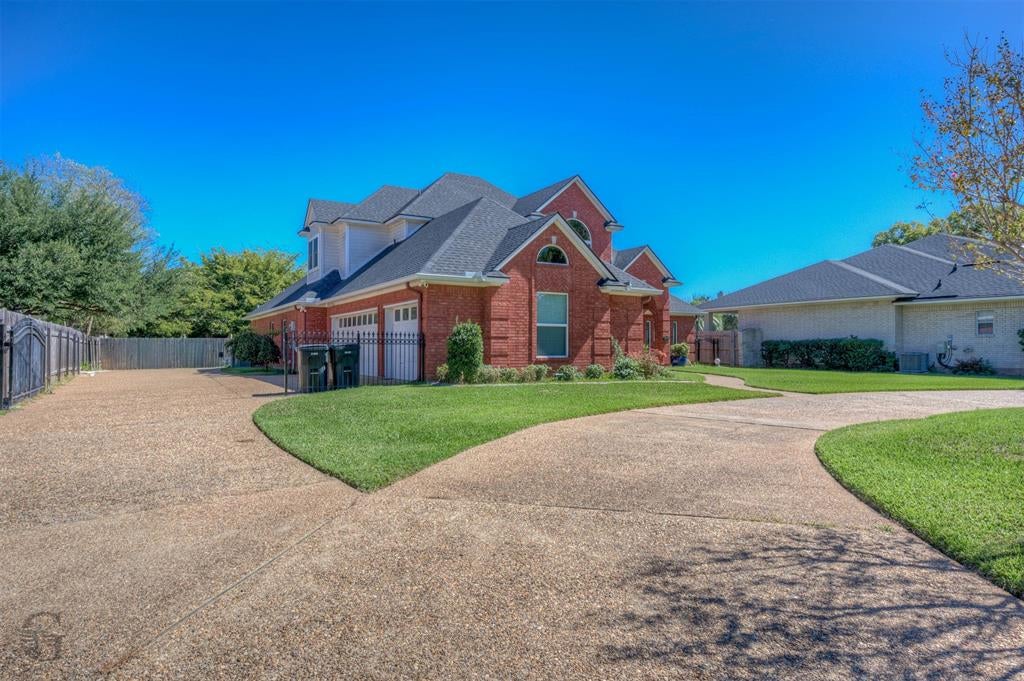 532 Parklane Drive