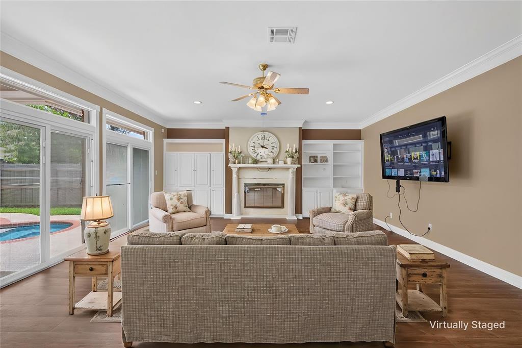 532 Parklane Drive