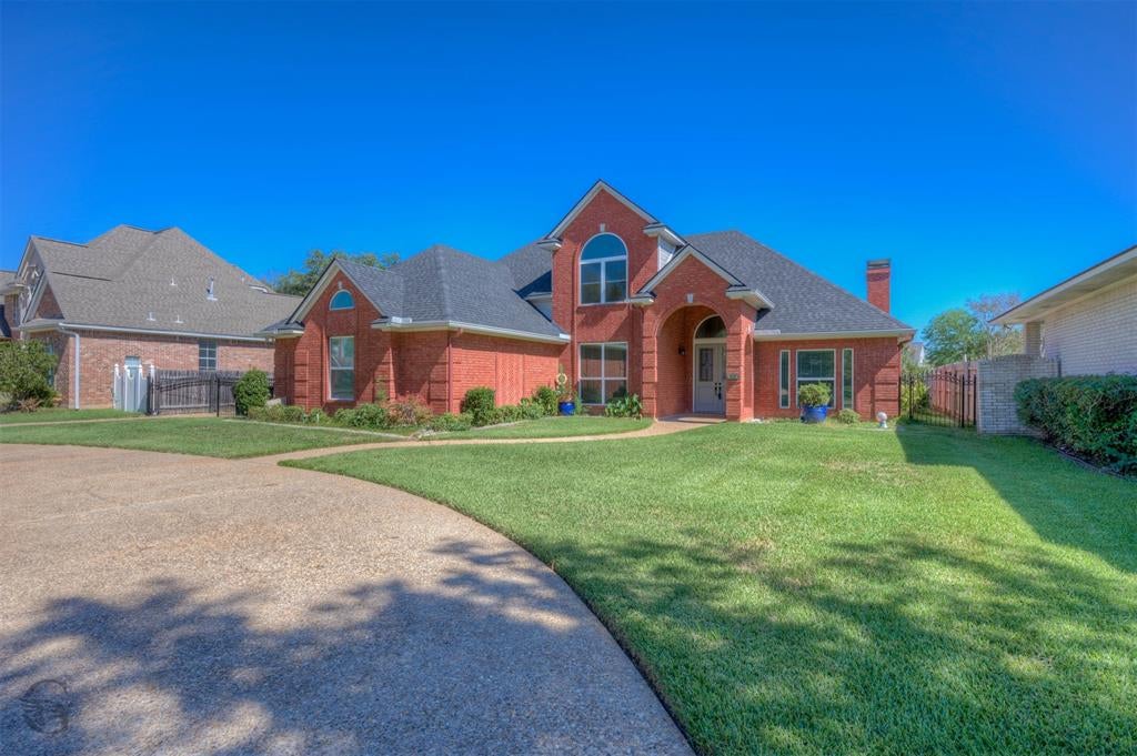 532 Parklane Drive