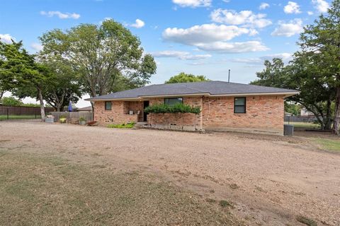 804 Lark Lane Oak Leaf TX 75154