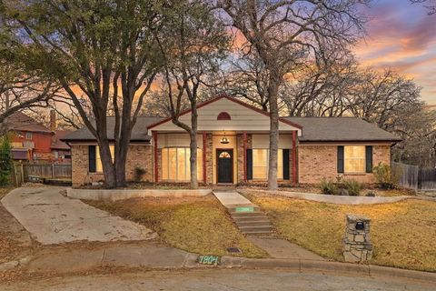 1904 Bay Oaks Court Fort Worth TX 76112