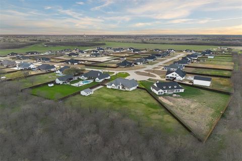 Tiny photo for 520 Fox Hill Court, Waxahachie, TX 75167 (MLS # 21200610)