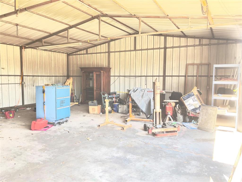 ACRES: 3.80 ABST: 1522 SURVEY: T & P RR CO SUR 13 - Residential