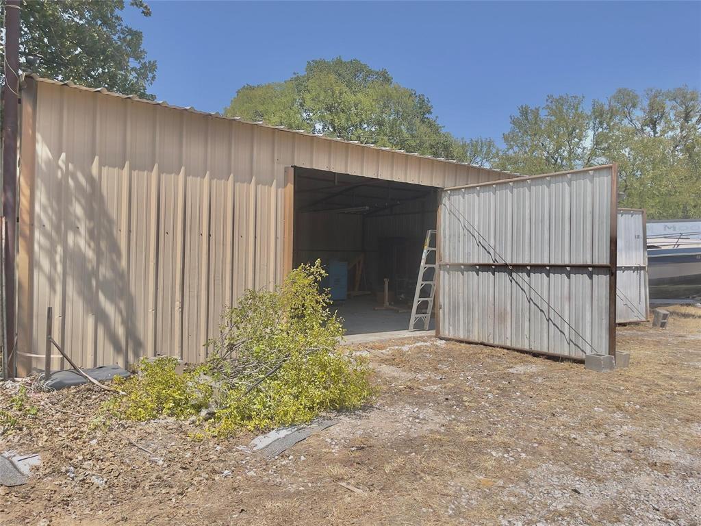 ACRES: 3.80 ABST: 1522 SURVEY: T & P RR CO SUR 13 - Residential