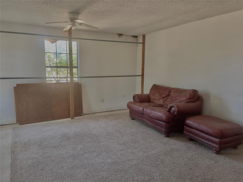 ACRES: 3.80 ABST: 1522 SURVEY: T & P RR CO SUR 13 - Residential