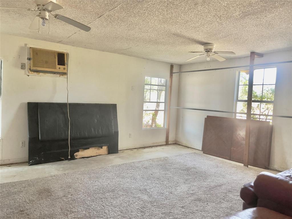 ACRES: 3.80 ABST: 1522 SURVEY: T & P RR CO SUR 13 - Residential