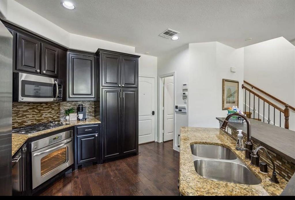 7925 Belinda Lane