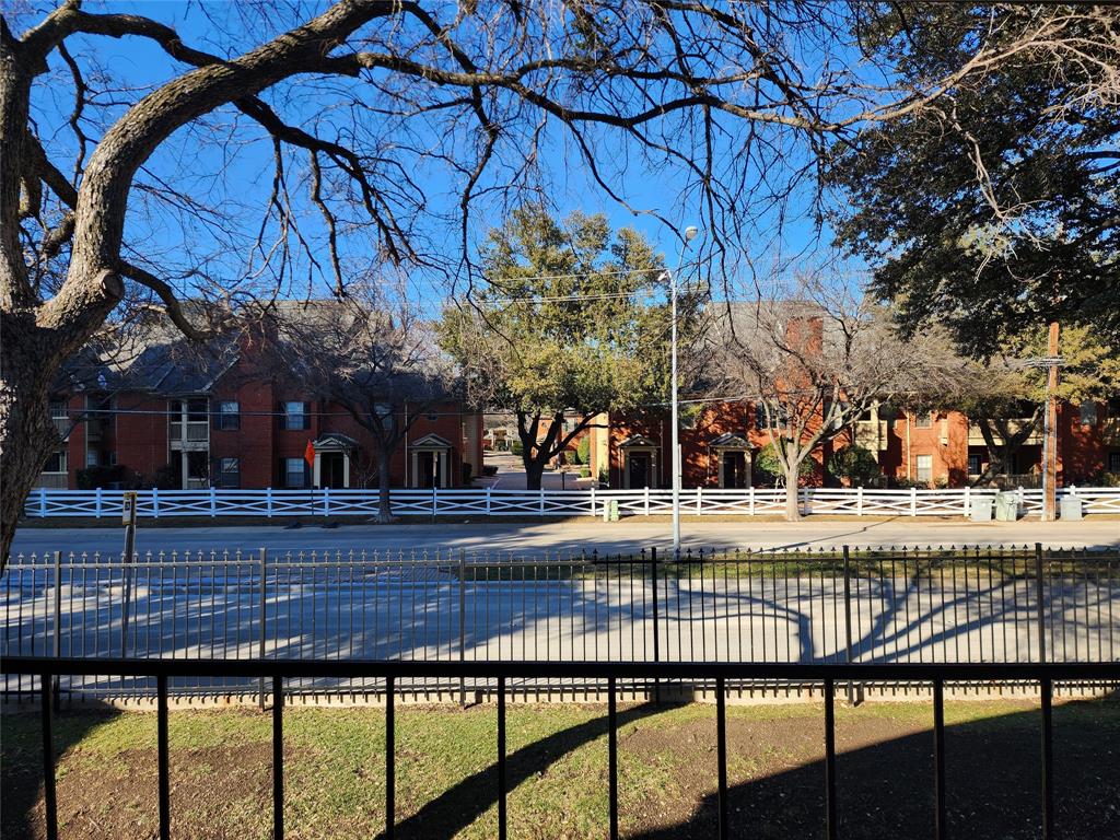 Prestonwood Green Condos - Residential