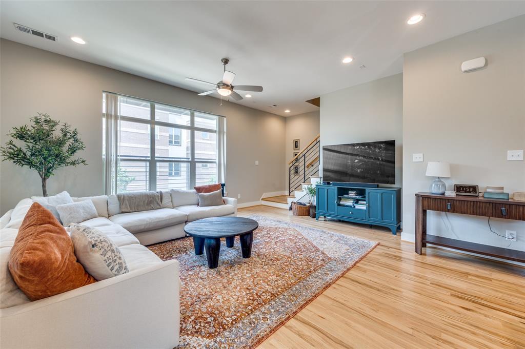 Reserve Utsw Condos - Residential