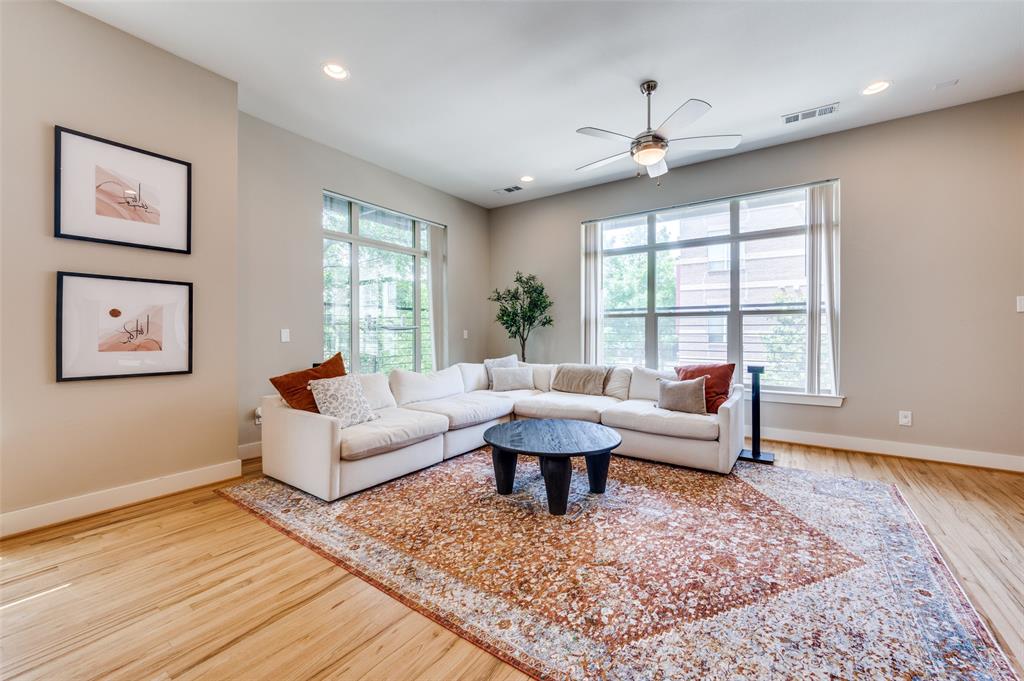 Reserve Utsw Condos - Residential