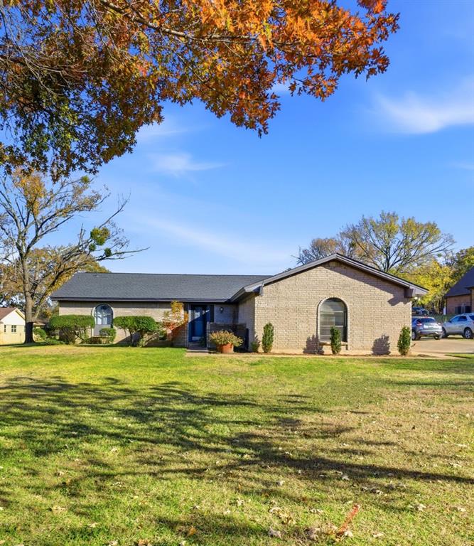 2065 Trailwood Drive W