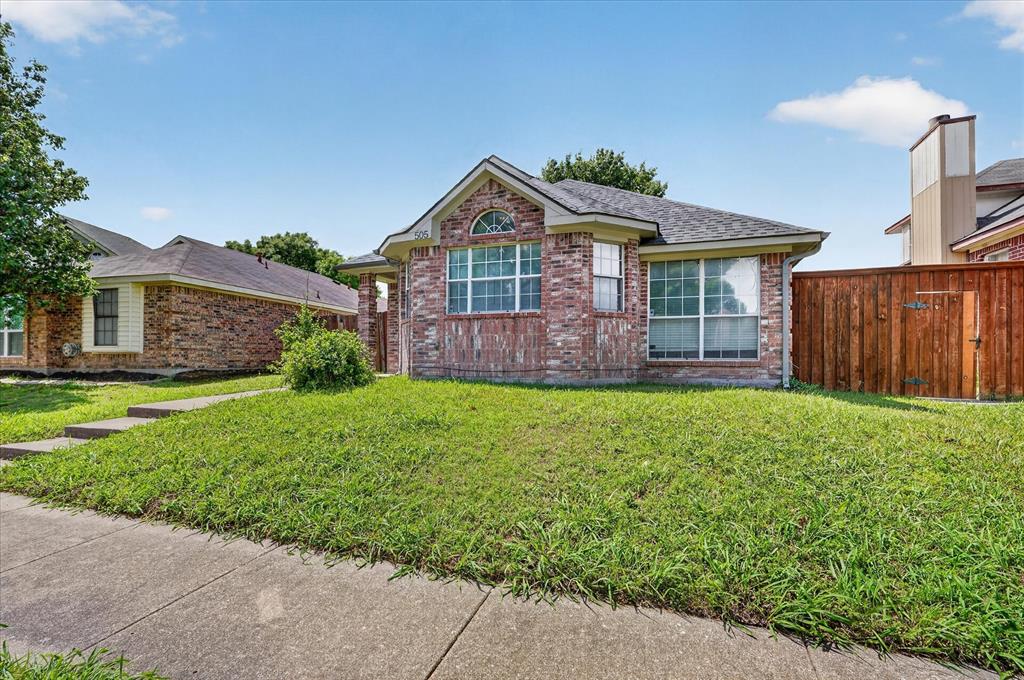 505 Picketts Drive