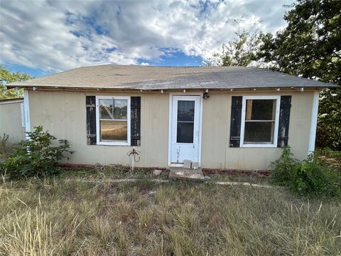 720 Texas Street Stamford TX 79533