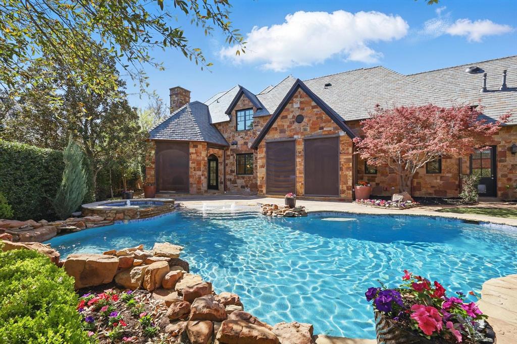 VAQUERO RESIDENTIAL - Residential