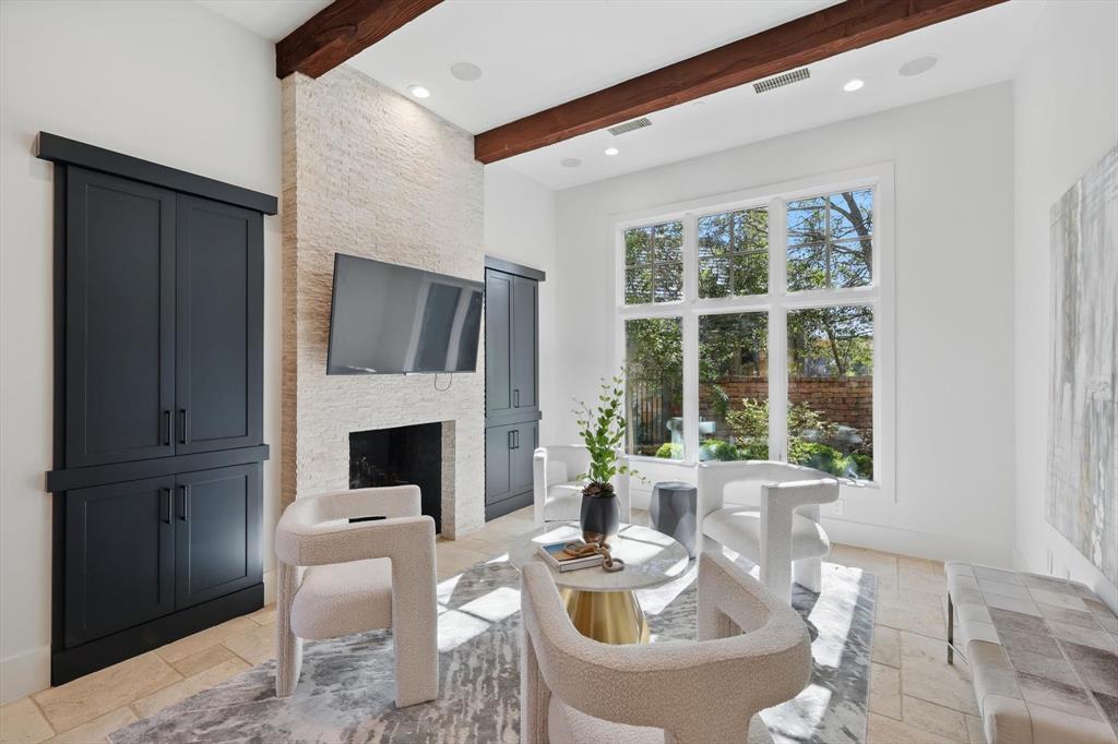 VAQUERO RESIDENTIAL - Residential