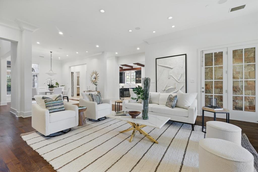 VAQUERO RESIDENTIAL - Residential