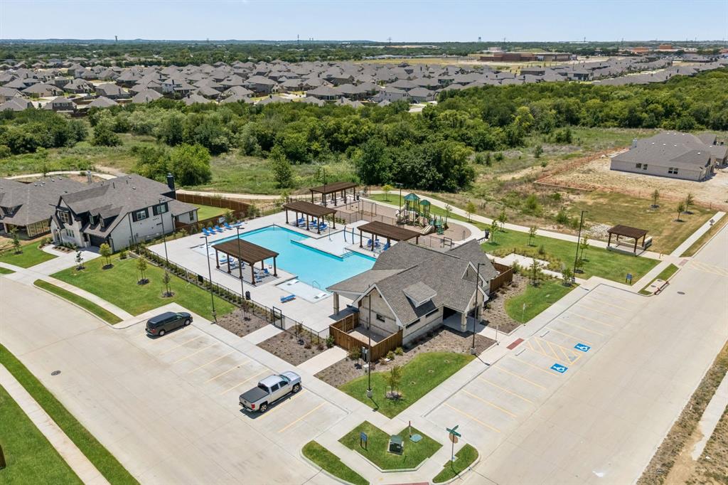 1005 Longbow Lane