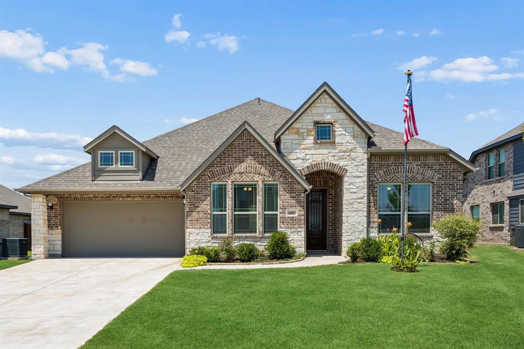 1005 Longbow Lane