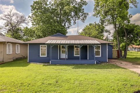 Photo of 2417 State Highway 66, Caddo Mills, TX 75135 (MLS # 21248709)